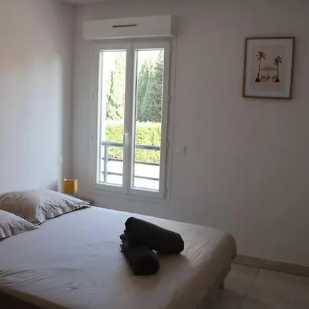 Διαμέρισμα Suberbe Climatise Avec Terrasse